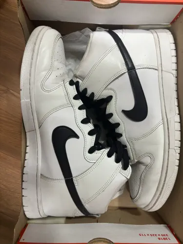 Nike dunk panda reverse high