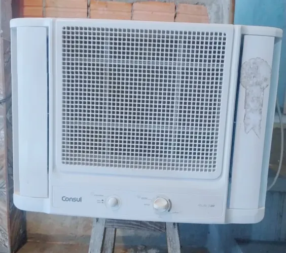 Vendo ar condicionado 10.000 btus/110v. Pode fazer o teste.