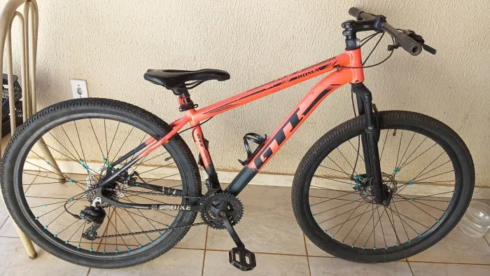 Bicicletas em ótimo estado. Vendo duas bike super conservada oportunidade única.