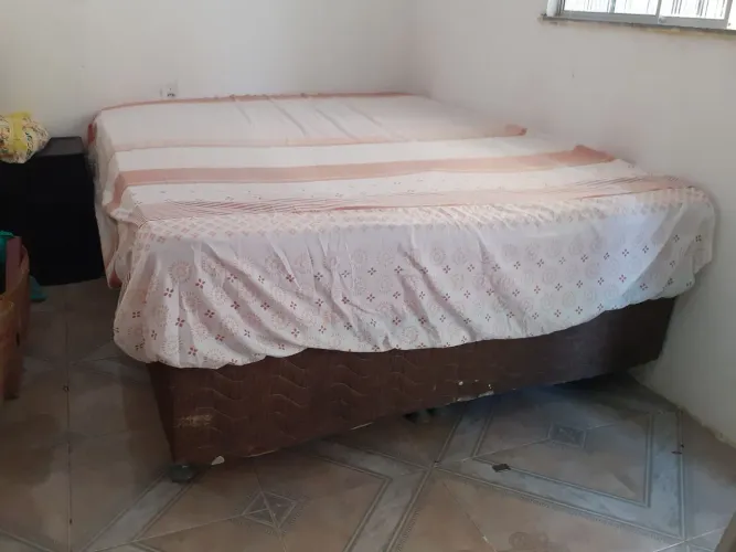 Cama Queen Size Box Baú - Molas Ensacadas - Impecável"