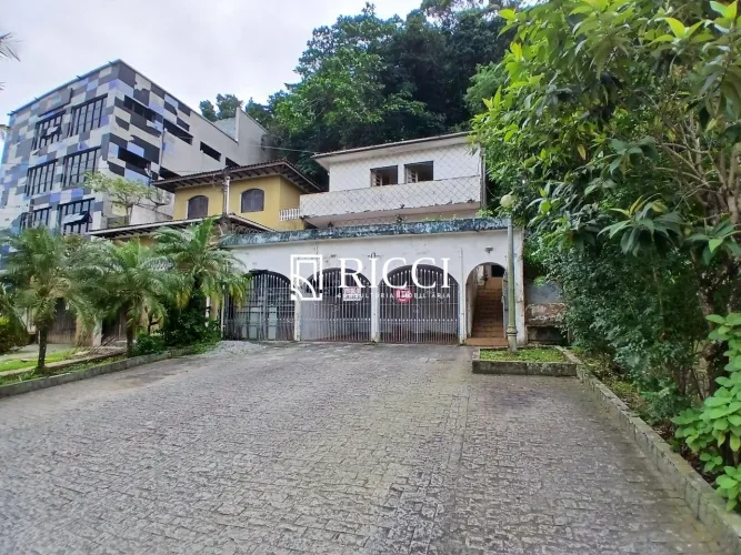 Casa comercial à venda em Vila Maia, Guarujá, São Paulo - Oportunidade única com 3 suítes
