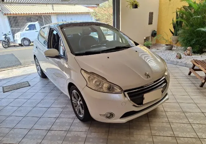 Peugeot 208 Griffe 1.6 Flex 16V 5P Mec. 2014