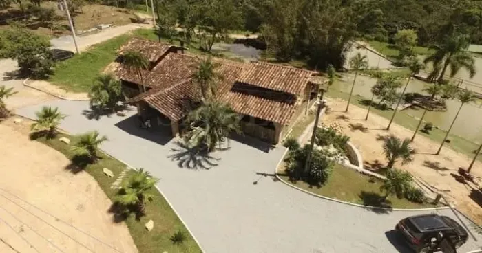 Terreno à venda em condomínio rural com 2.454,80 m² em Varginha, Santo Amaro da Imperatriz