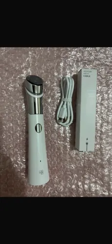 MEDICUBE facial age-R booster