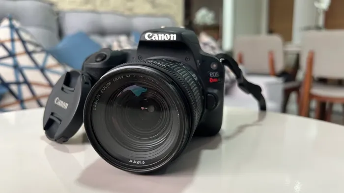 CANON EOS REBEL SL2 + LENTES ORIGINAIS CANON MENOS DE 10.000 CLIQUES