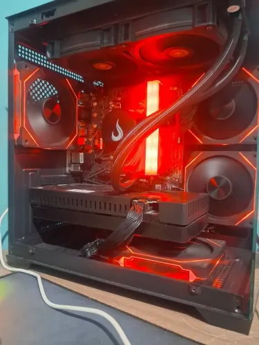 PC GAMER RTX 5060 RYZEN 7 5700G