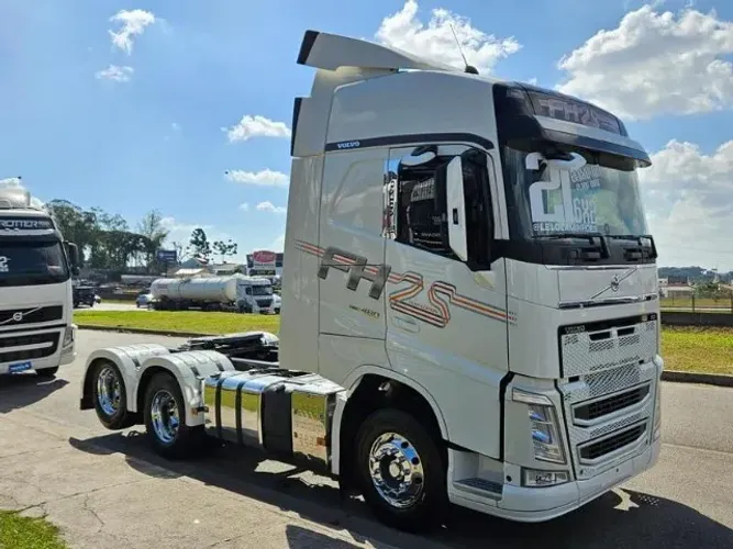 Volvo FH 460 6x2 Globetrotter Ano 21 Euro 5 teto alto automático plano ouro de manutenção