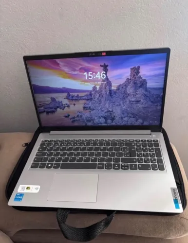 Notebook Lenovo - Seminovo (usado apenas 2x)