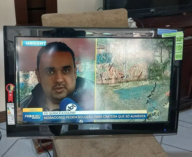 TV 32 Polegadas CCE Completa (HDMI / USB) - Somente Retirada em Lins