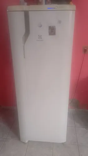 Geladeira Eletrolux Frost free