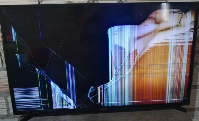 Tv para retirada de peças