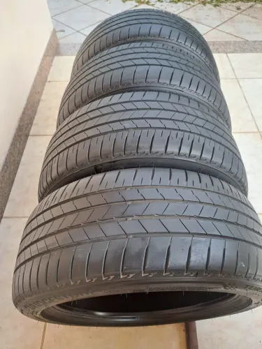 Vendo pneus semi novos , não rodou 5 mil km