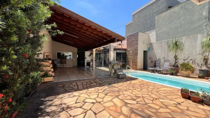 Casa com 3 dormitórios à venda, 135 m² por R$ 730.000,00 - Jardim Nenê Gomes - Uberaba/MG