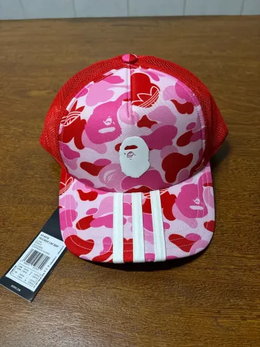 BAPE x Adidas Boné Trucker Clear Pink