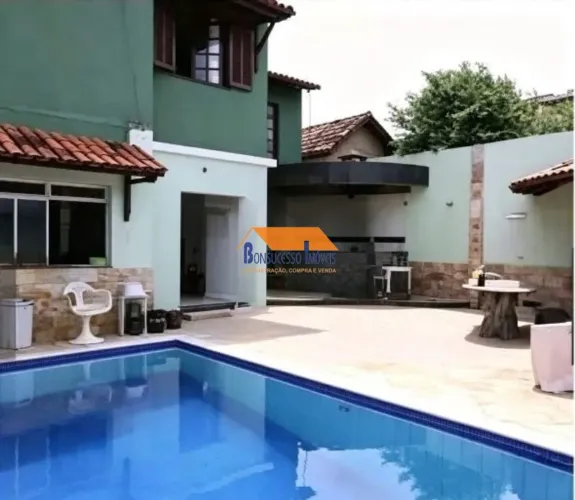 casa de 5 quartos, bairro Guarani em Belo Horizonte