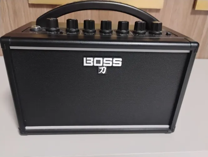 Amplificador Boss Katana Mini Zerado