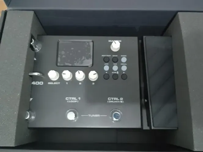 Pedaleira NUX MG400 para guitarra e baixo