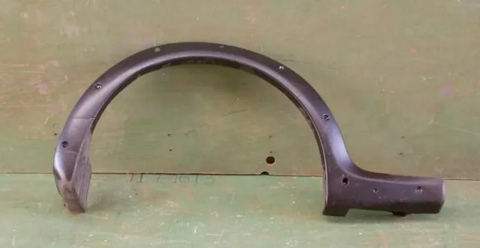 Moldura Paralama Trazeiro Ld Strada