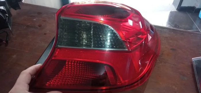 Lanterna Ka Hatch 2019 2020 2021 fumê 