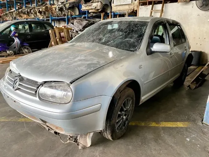 Sucata Golf 1.6 8 v MI 2005 100cv em peças 