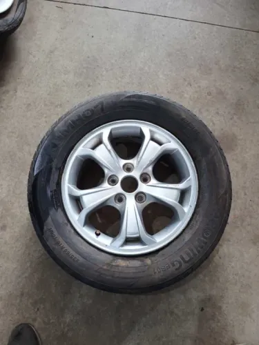 Roda estepe Tucson 16 pneus bom 235/60