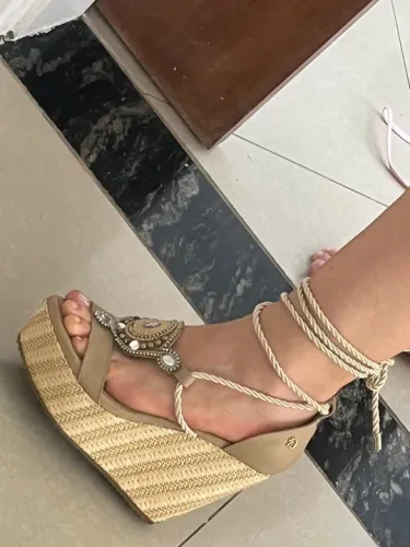 Sandália Carmen sttefans novíssima!