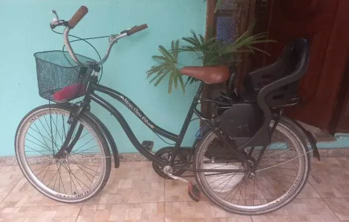 Vendo bicicleta com cadeirinha