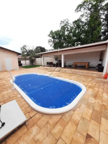 Casa à venda com 03 quartos em Ferraz