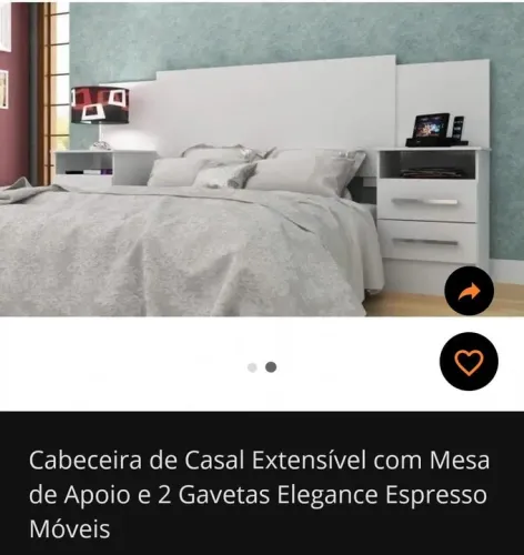 Linda cabeceira de cama branca com criados mudos
