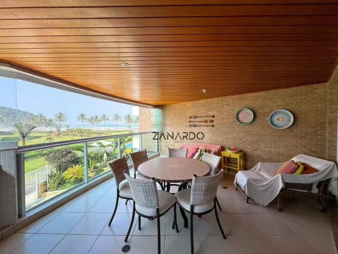 Apartamento pé na areia para venda no condomínio da Riviera de São Lourenço