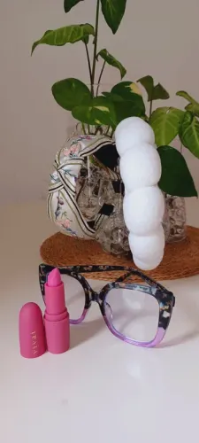 Lote tiaras, armação de óculos e baton... novos! 