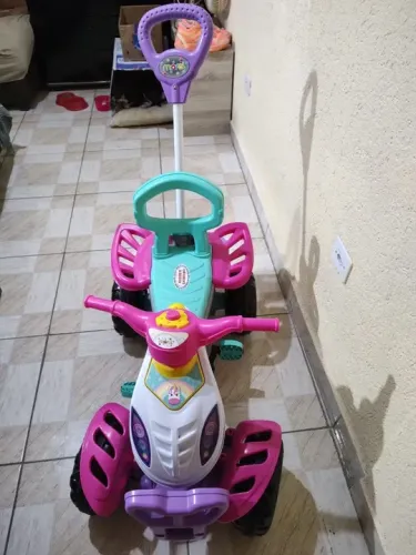 Carrinho De Passeio Infantil Empurrador Pedal Criança Menina