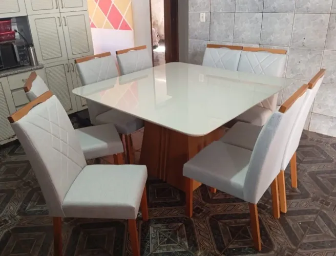 Mesa 8 lugares com cadeiras em madeira maciça (novos)