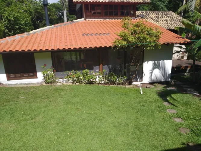 Casa em Terreno com 3 mil metros na Vargem do Bom Jesus por R$3.000.000,00