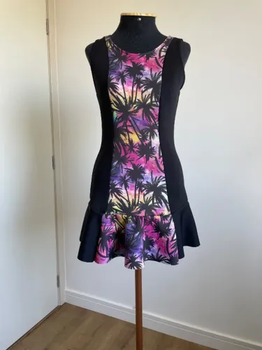 Vestido tam P preto da Lilimoon