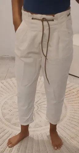 Calça off White casual, com cordão