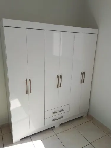 Guarda-roupa casal
