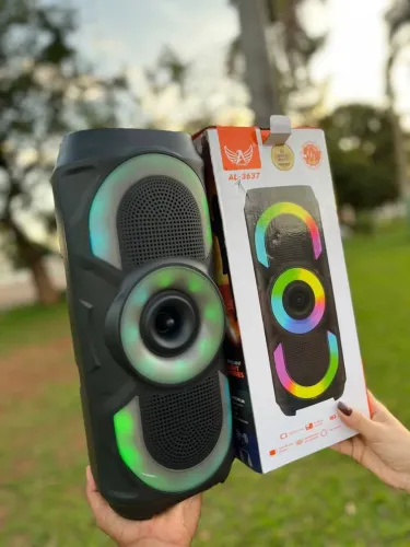 Caixa de som Bluetooth nova na caixa 