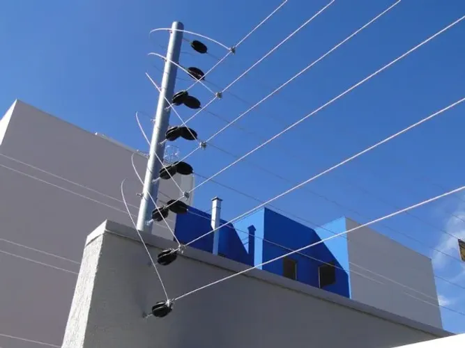 CERCA ELETRICA E CONCERTINAS