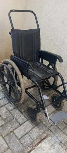Cadeira de Rodas infantil Portátil - Conforto e Mobilidade