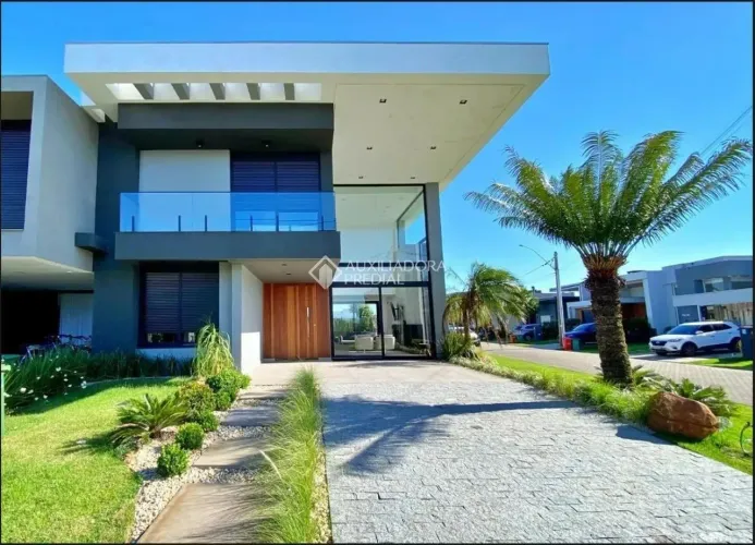 Casa à Venda em Condomínio Fechado no Exclusivo Bairro Blue, Xangri-Lá