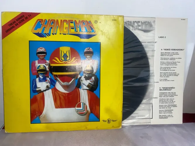 LP com encarte do Esquadrão Relâmpago Changeman - Trilha Sonora Original