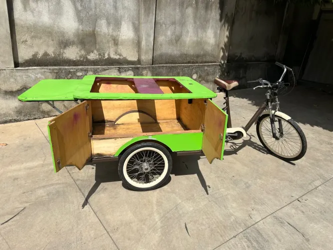 Triciclo Cargueiro Ambulante vitrine ou Propaganda 