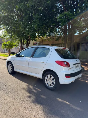 Peugeot 207 X-line 1.4 Flex 8V 5P 2011