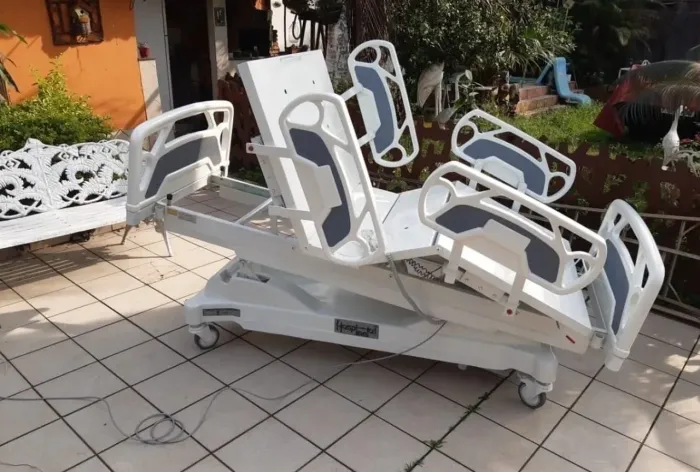 Cama Hospitalar poltrona 8 movimentos. 