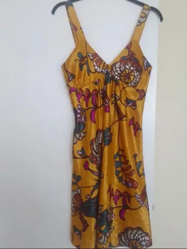 Vestido floral amarelo - tamanho 38