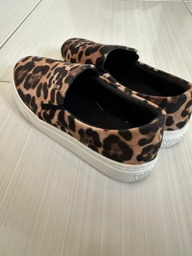 Slip On Santa Lolla animal print, tamanho 34 em ótimo estado