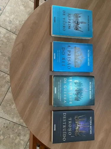 Saga A Rainha Vermelha (Livros 2, 3, 4 + Trono Destruído)