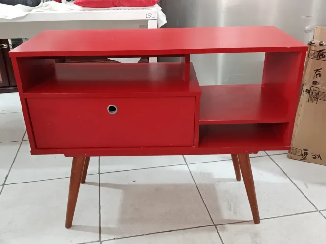 Rack com uma gaveta em MDF 