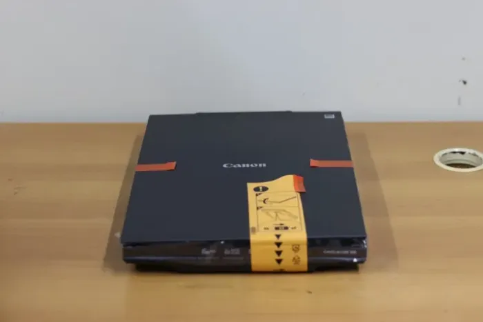 Scanner de Documentos Canon CanoScan Lide 300, PDF, AutoScan, USB 